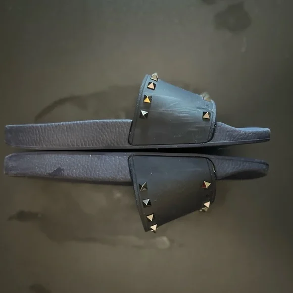 Valentino Garavani Rockstud Pool Slides - Picture 3 of 9